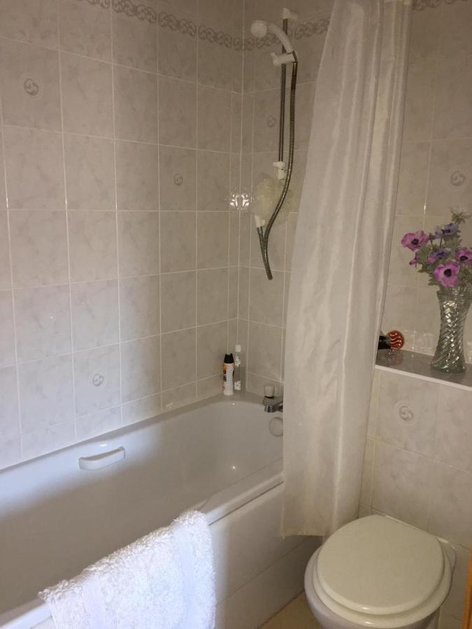 3 Marina Quay Villa Лосимът Екстериор снимка